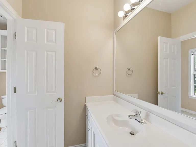1020 Highland Oaks Dr — Photo 31
