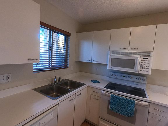 4th image of 6205 SW Kendale Lakes Cir APT 288