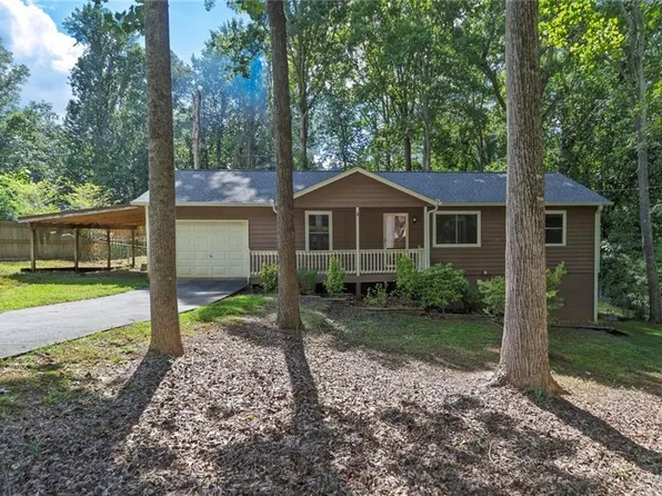 5509 Arrowhead Dr, Acworth, GA 30102