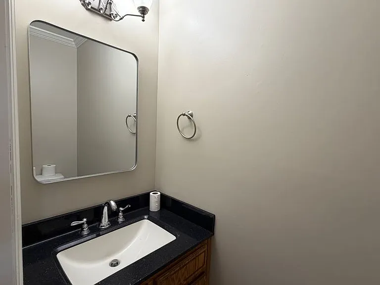 193 Amelia Dr W — Photo 10