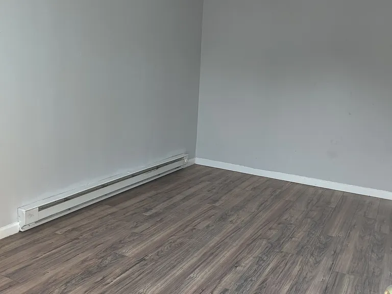 2430 S Frazier St — Photo 2