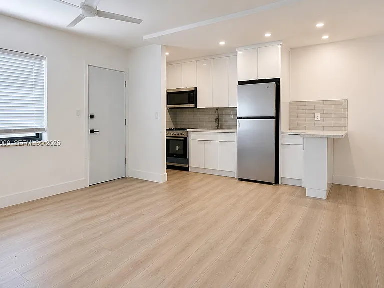 5991 SW 76th St #B6 — Photo 2