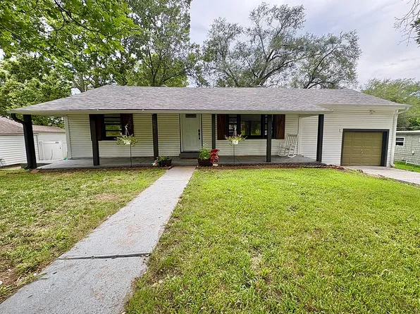 7844 Smalley Ave, Kansas City, MO 64138