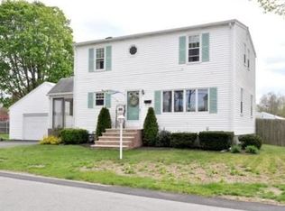 89 Ivan Ave, Riverside, RI 02915