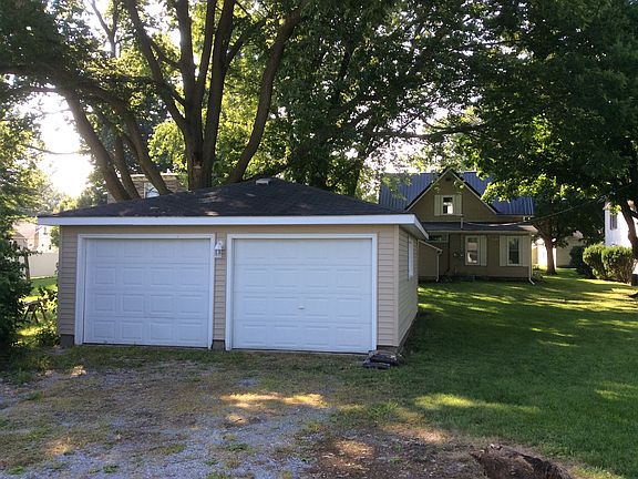 Detached Garage