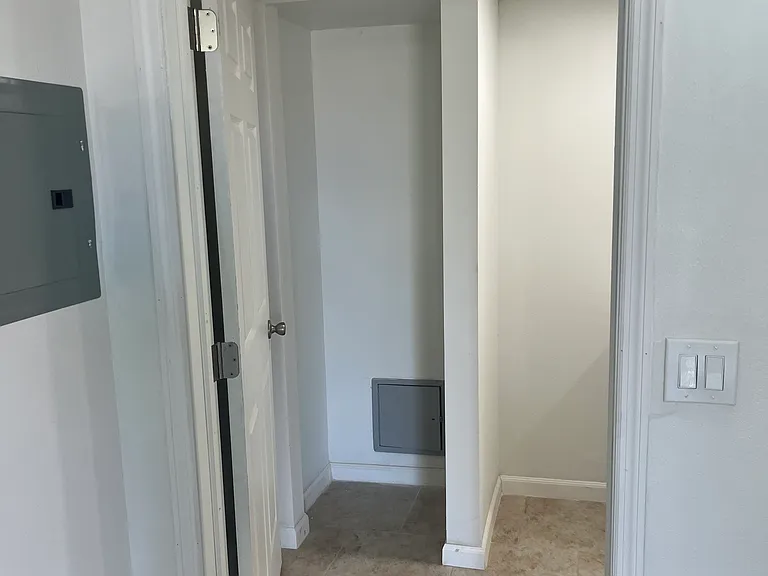 929 W Colonial Dr — Photo 12