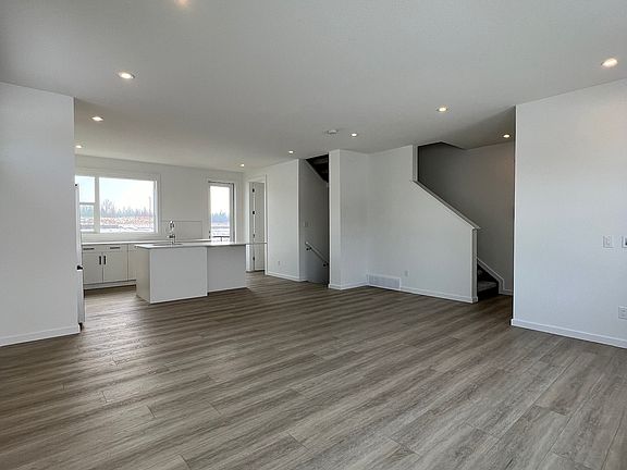 3rd image of 5 Rondeau Dr #13