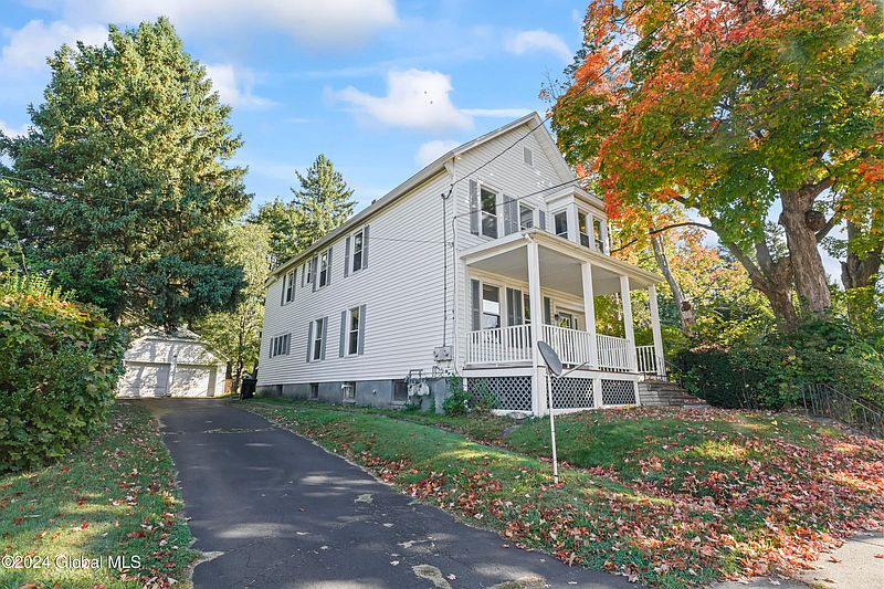 3rd image of 325 Spring Avenue