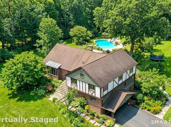 10 White Oak Farm Road, Newtown, CT 06470