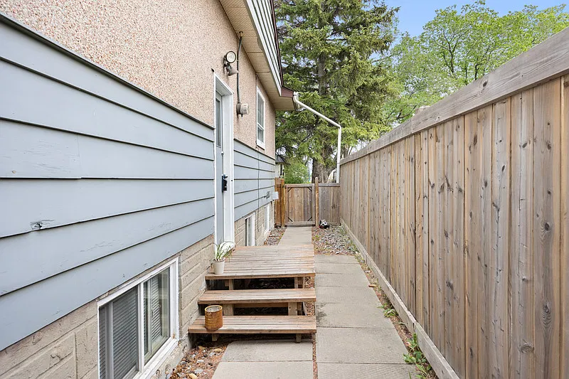 1 bed, 1.0 bath, $1,100 — Photo 2