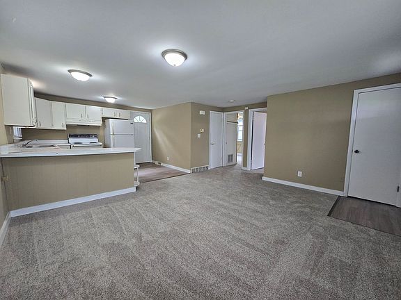 2nd image of 715 Hale St