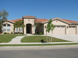 2012 Redmire St, Bakersfield, CA 93311