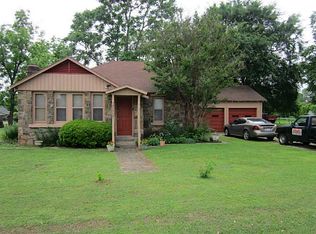 301 Central Street, Wister, OK 74966