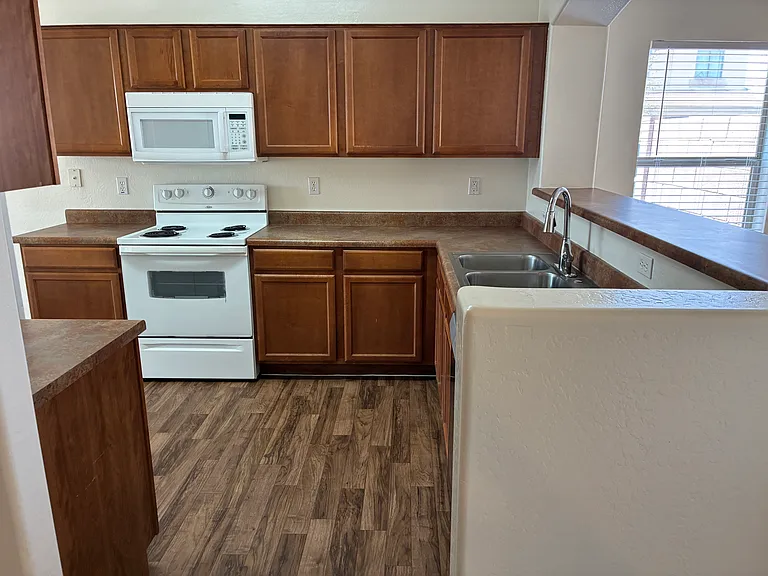 24032 W Pecan Rd — Photo 5