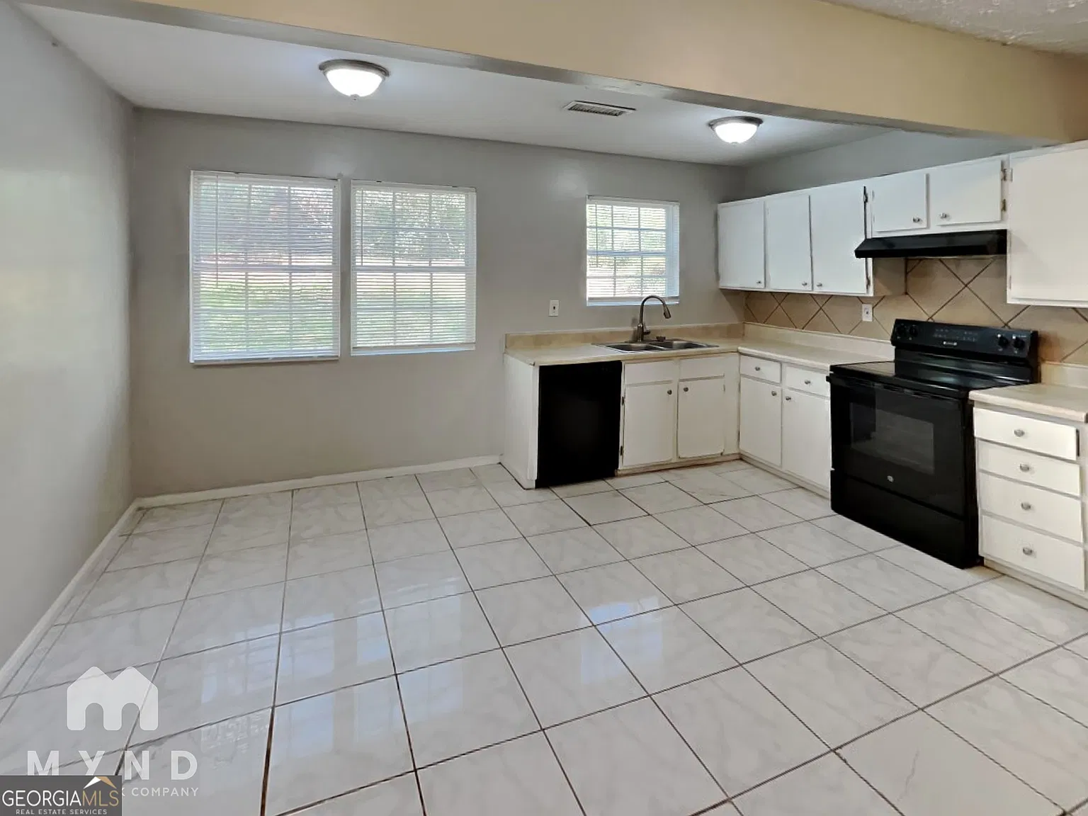3 bed, 2.0 bath, $1,621 — Photo 3