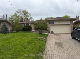 22 Whitelock Cres, Toronto, ON M2K 1V8