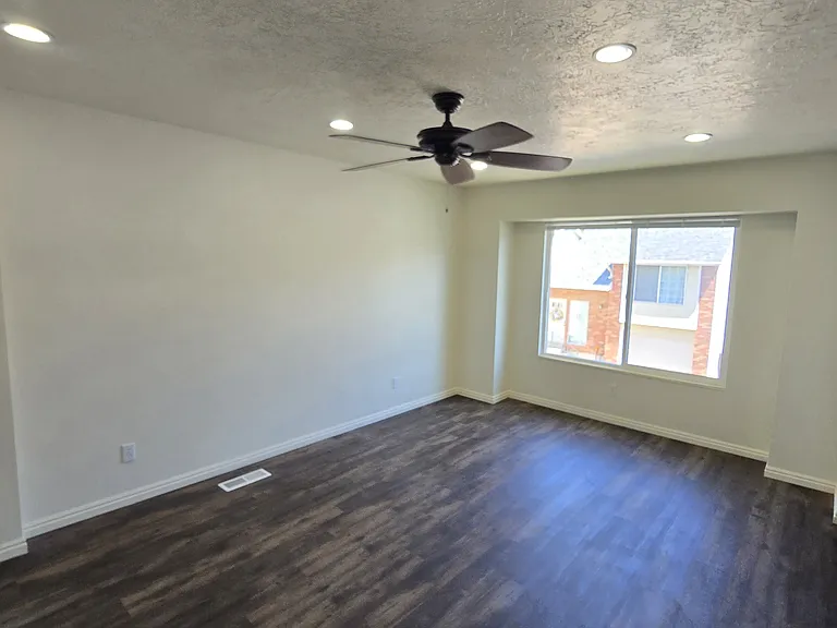 May Rent FREE!! — Photo 7