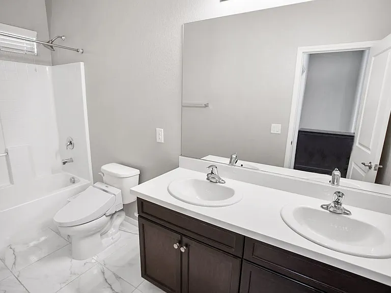 7416 Amesbury St — Photo 23