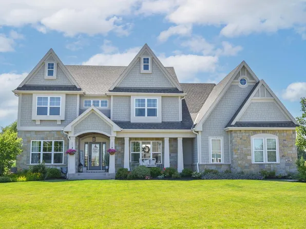 N66W15735 Fox  Meadow DRIVE, Menomonee Falls, WI 53051