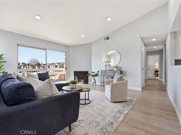 10345 W Briar Oaks Dr, Stanton, CA 90680