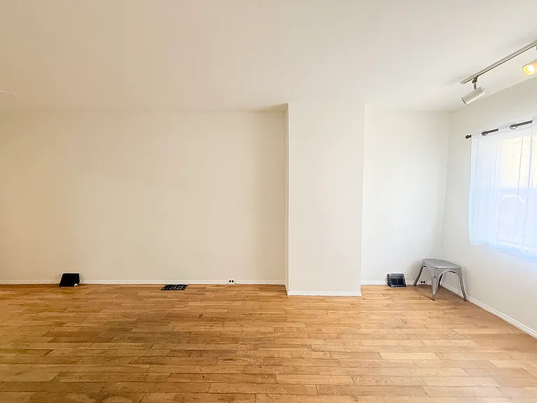 2544 S Darien St — Photo 18