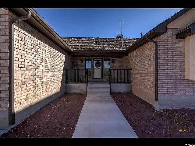 1st image of 525 N Dammeron Valley Dr