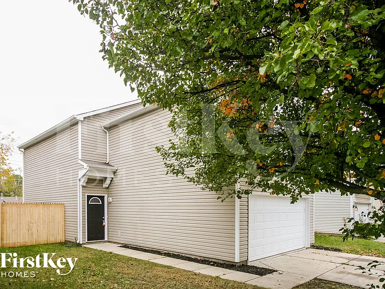 16773 Lowell Dr — Photo 2