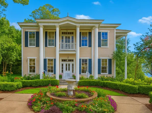 301 E Richardson Ave, Summerville, SC 29483