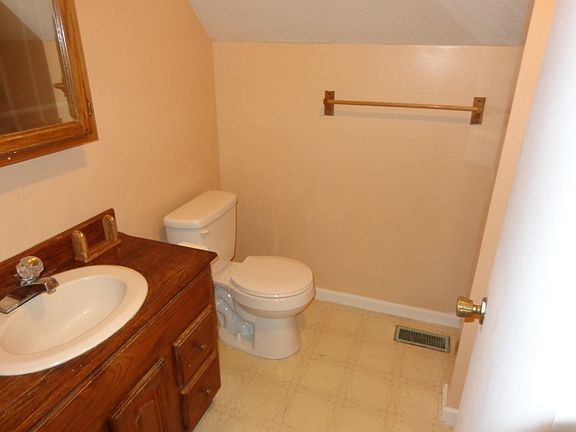 2nd image of 260 Millstone Cir