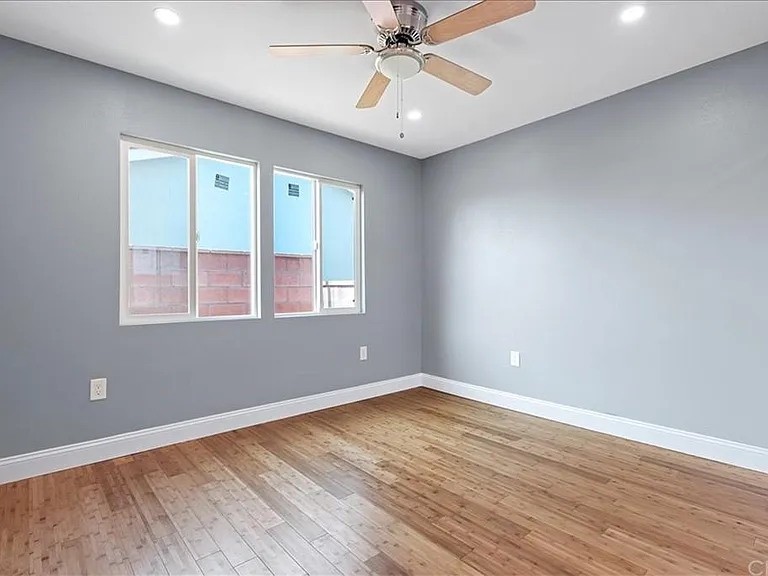 8483 San Capistrano Way — Photo 2