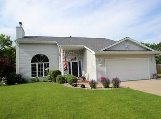 3092 Sunray Ln, Green Bay, WI 54313