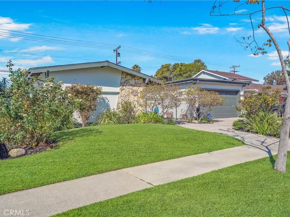 17151 Treehaven Ln, Huntington Beach, CA 92647