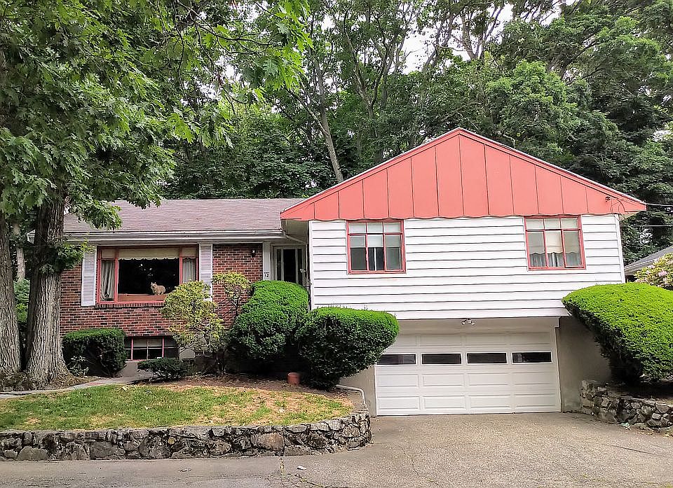 2nd image of 12 Bellingham Dr