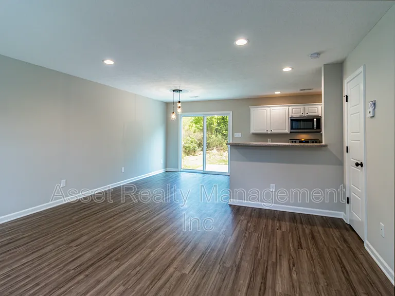 628 Drakewood Rd — Photo 14
