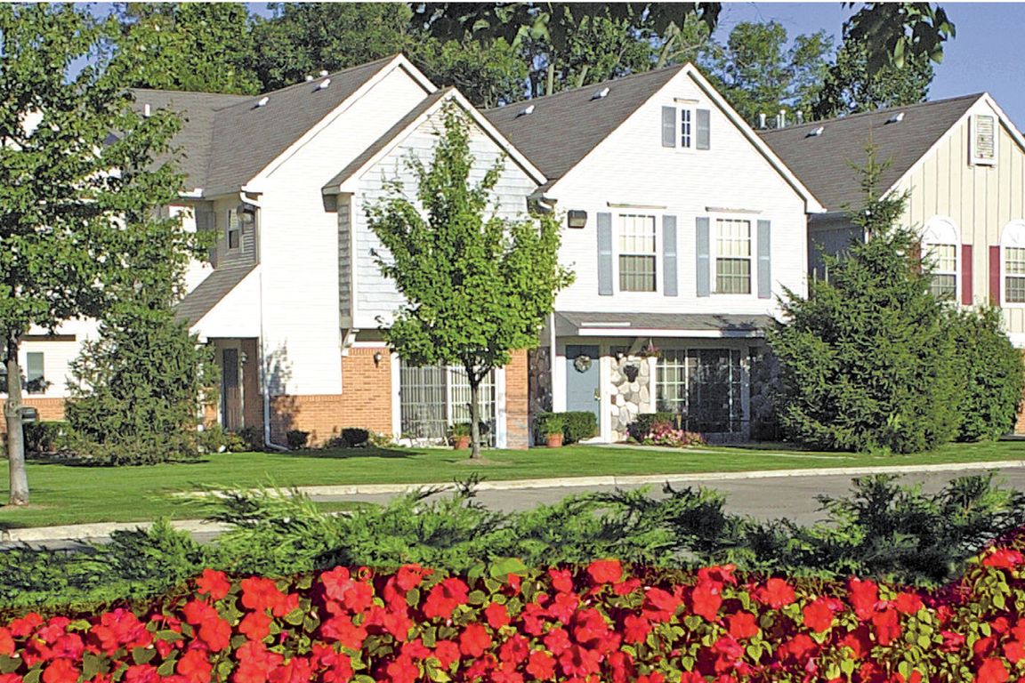Presitigious 1 and 2 bedroom townhomes up to 1,500 sq. ft. with all the most wanted features from private entries to granite countertops, resort style pool and spa to private 24-hour fitness club.