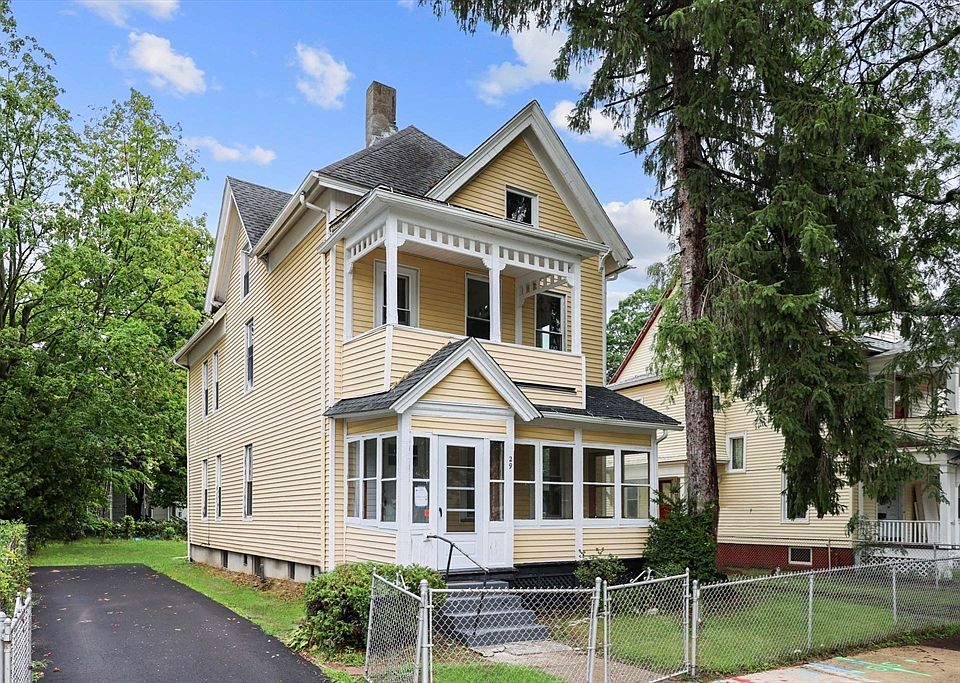 1st image of 29 Yale St