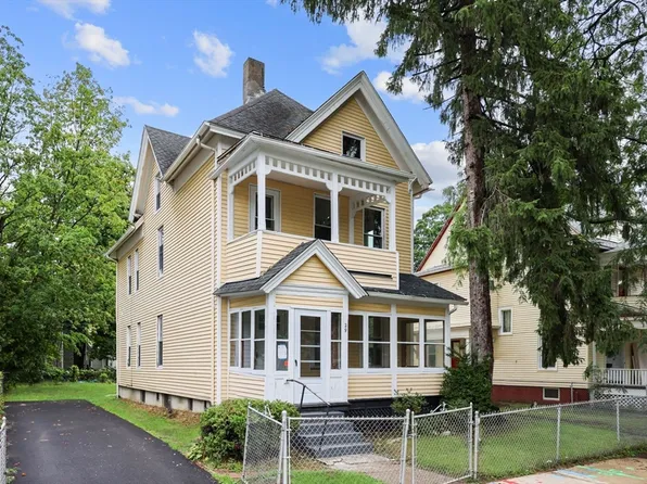 29 Yale St, Springfield, MA 01109