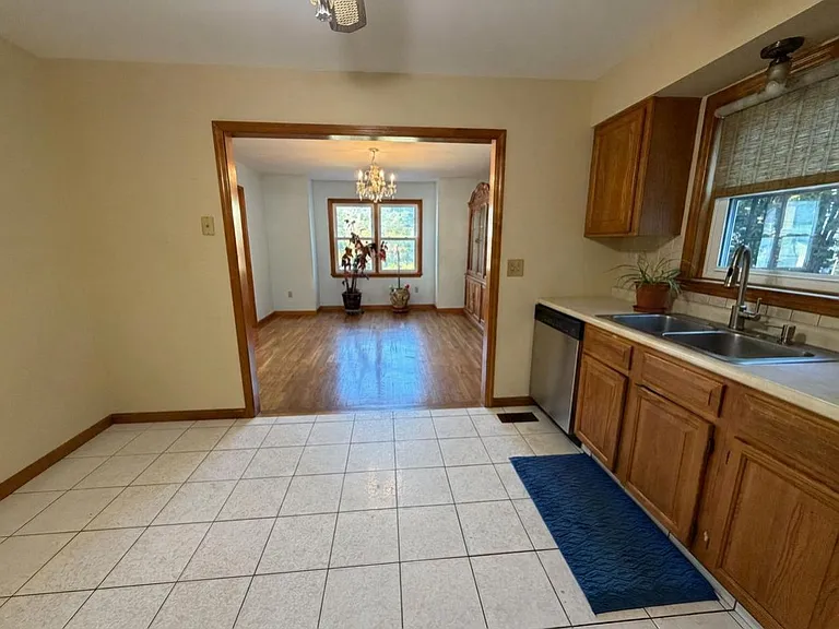 50 Lincoln Ave #1-A — Photo 1