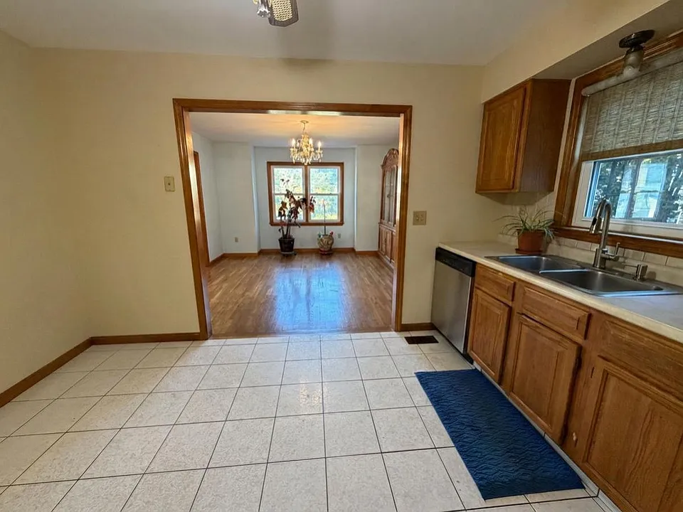50 Lincoln Ave #1-A