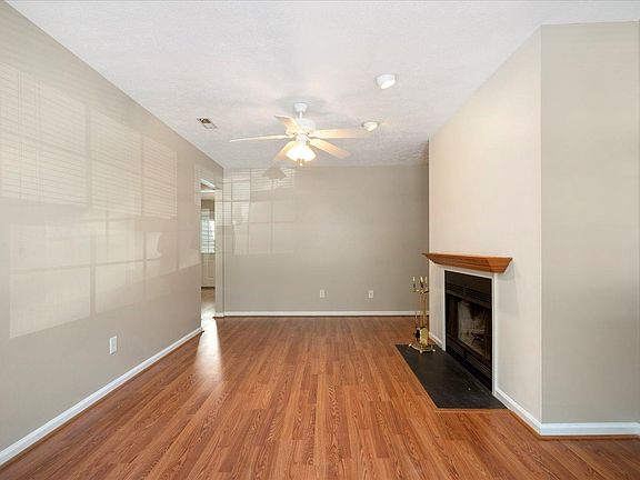 2nd image of 1658 Skiffes Creek Cir