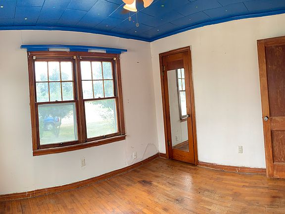 2nd image of 500 N Randlett St