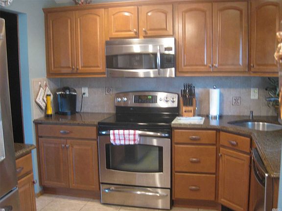 5th image of 1858 Beltagh Pl