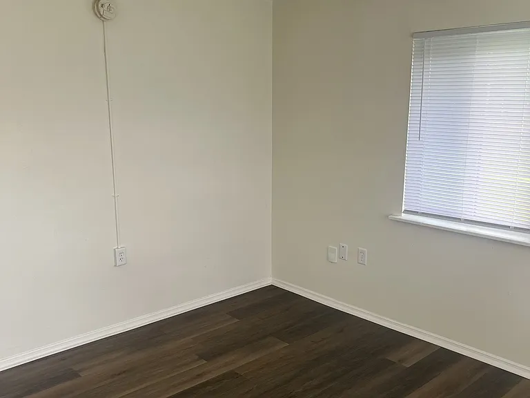 1115 Troy St #1 — Photo 1