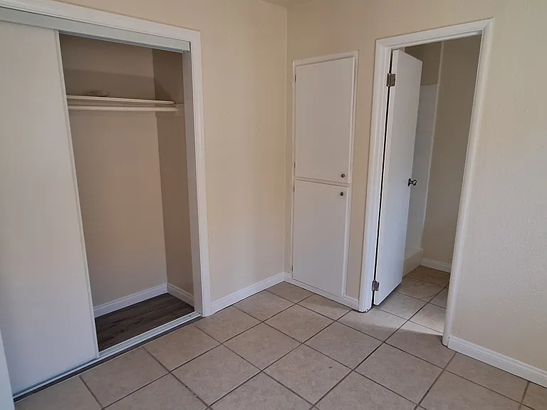 13457 1/2 Filmore St #13457-1/2 — Photo 5