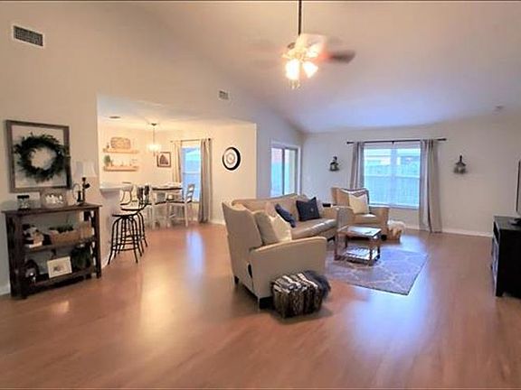 5th image of 805 Sugarcane Ave