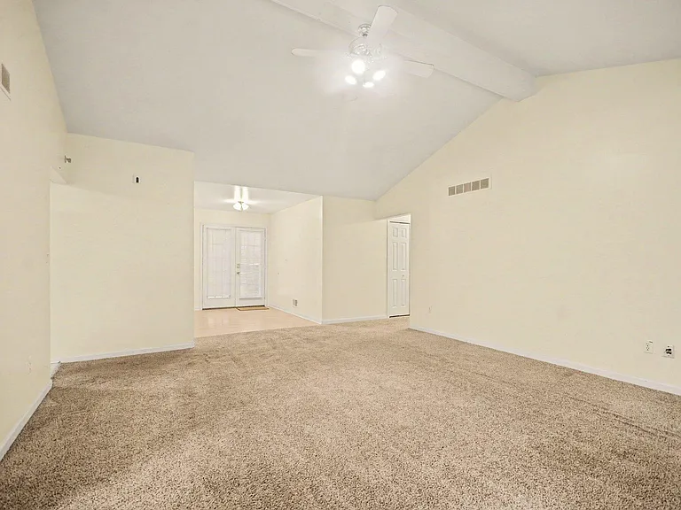 456 Essex Dr — Photo 18