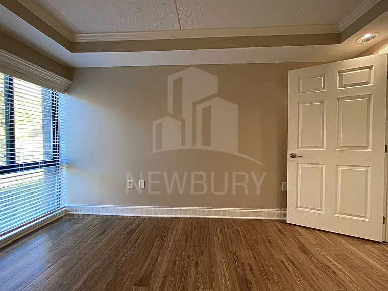 530 N Main Street - The Townhouse. — Photo 54