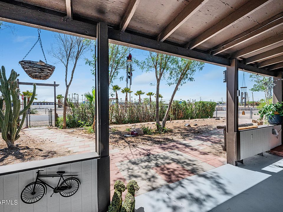 1st image of 202 N DODSON Avenue