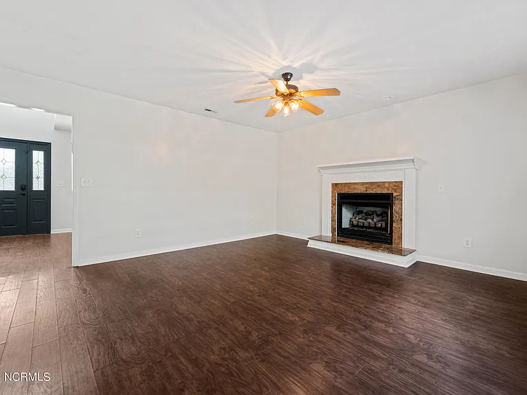 172 E Ridge Ct — Photo 5