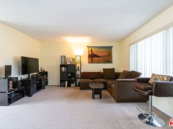2nd image of 1323 S Carmelina Ave APT 217